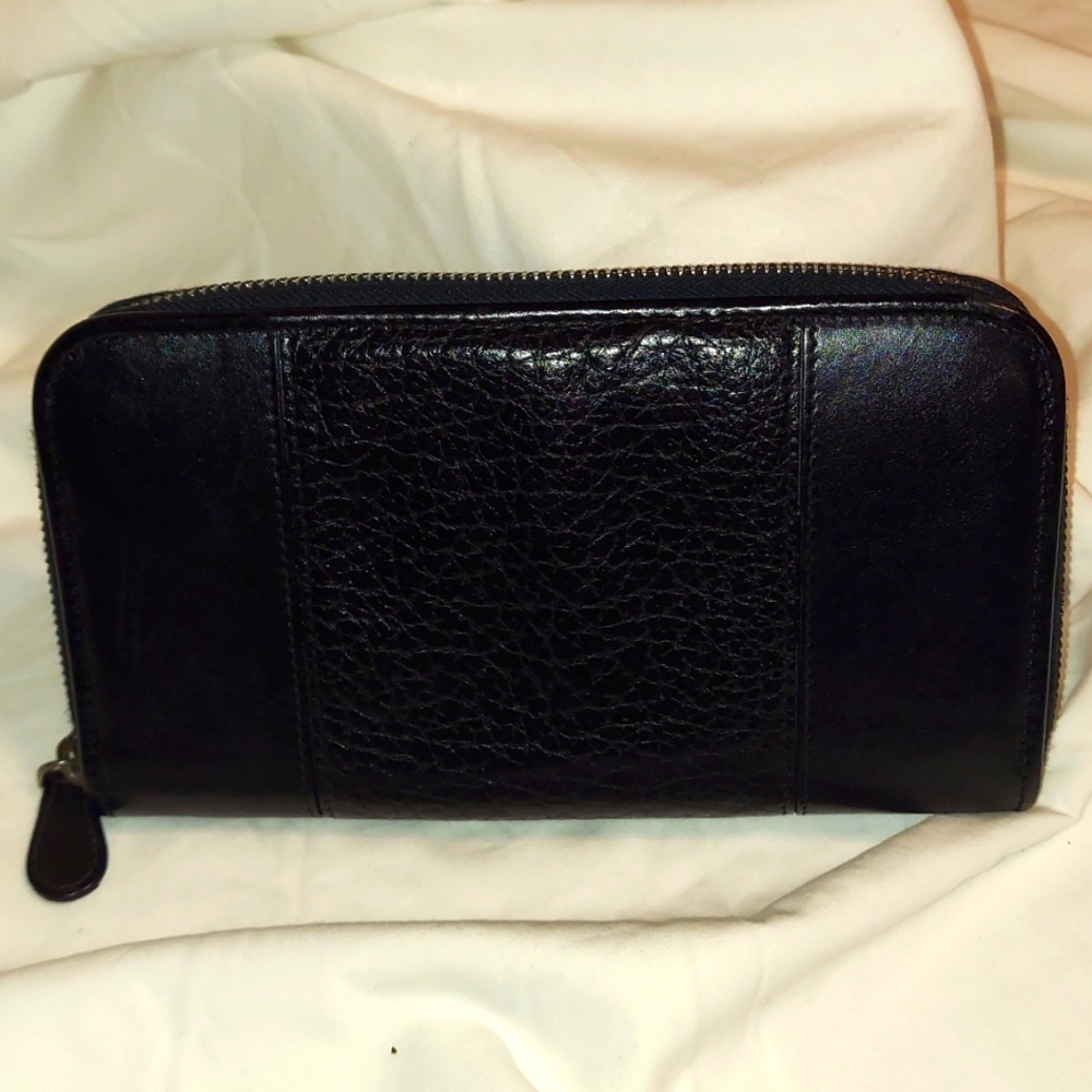 Authentic Bottega Veneta Black Calf Leather Zipper Long Wallet - Picture 2 of 10